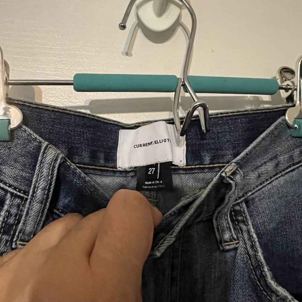 Current Elliott Ripped Knee Jean - Picture 5 of 9